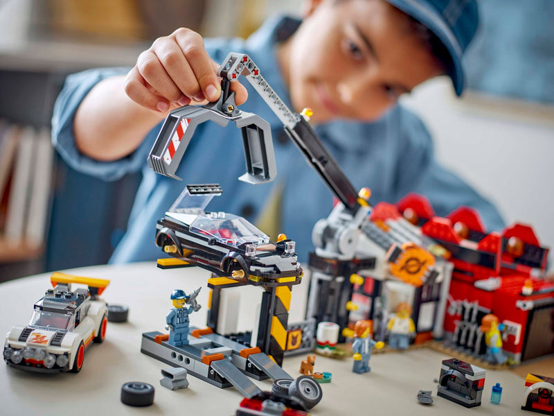 LEGO City - Vrakoviště s auty
