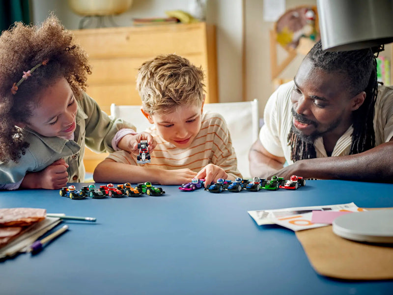 LEGO Minifigurky - Sběratelská závodní auta F1