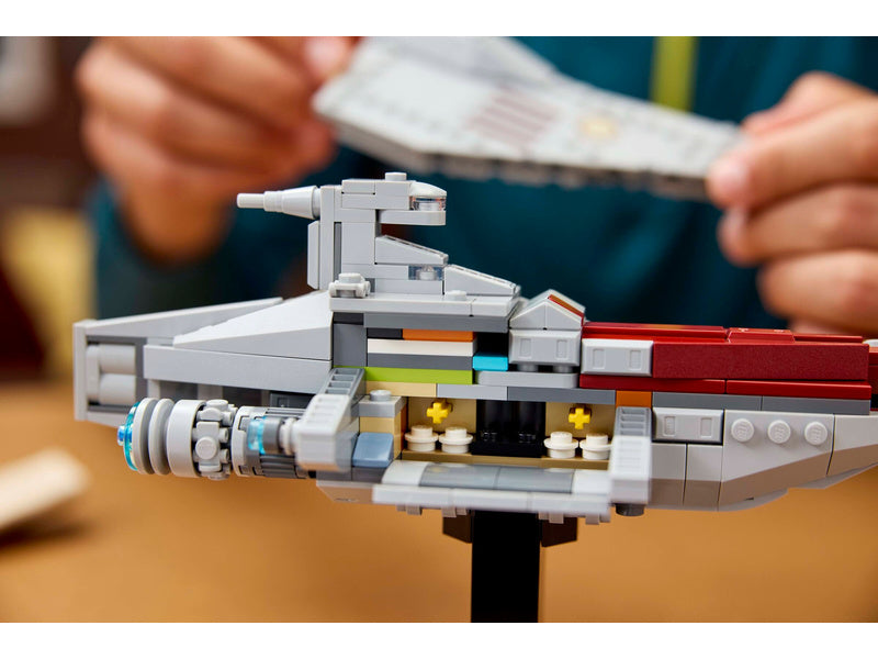 LEGO Star Wars - Útočná loď třídy Acclamator