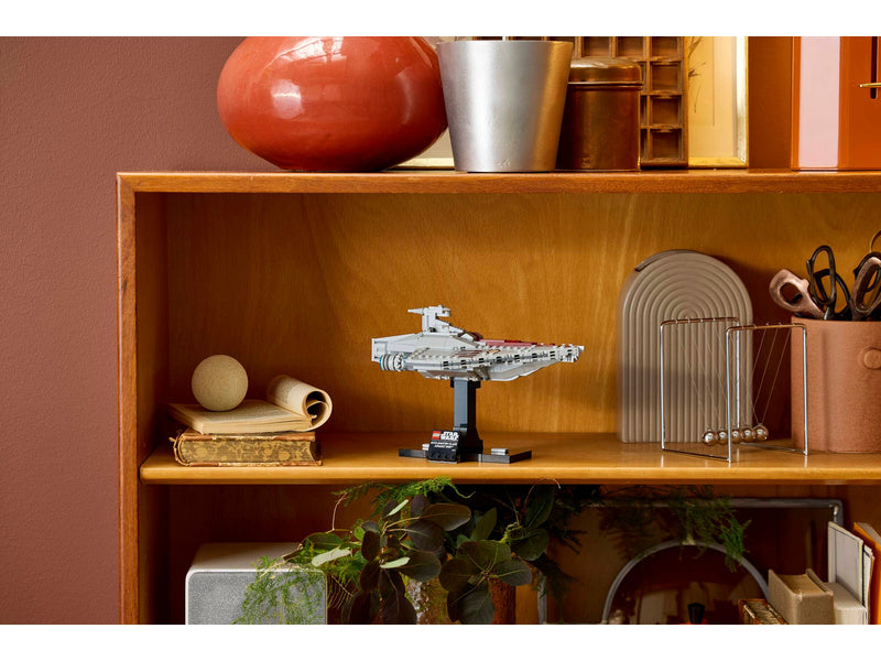LEGO Star Wars - Útočná loď třídy Acclamator