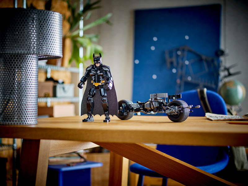 LEGO Batman - Sestavitelná figurka: Batman a motorka Bat-Pod