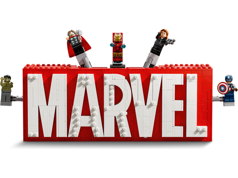 LEGO Marvel - Logo MARVEL a minifigurky