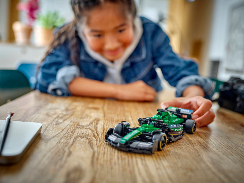 LEGO Speed Champions - Závodní auto Aston Martin Aramco F1 AMR24