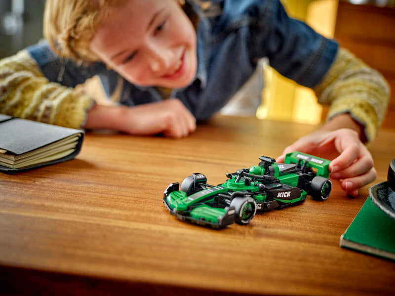 LEGO Speed Champions - Závodní auto KICK Sauber F1 Team C44