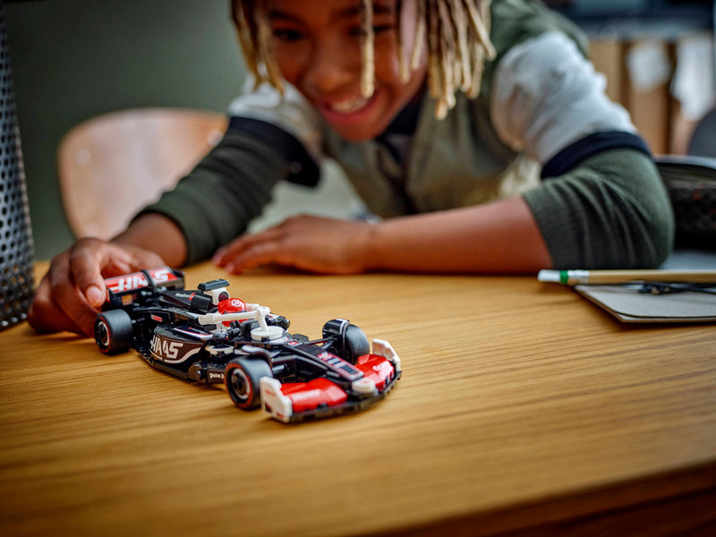 LEGO Speed Champions - Závodní auto MoneyGram Haas F1 Team VF-24
