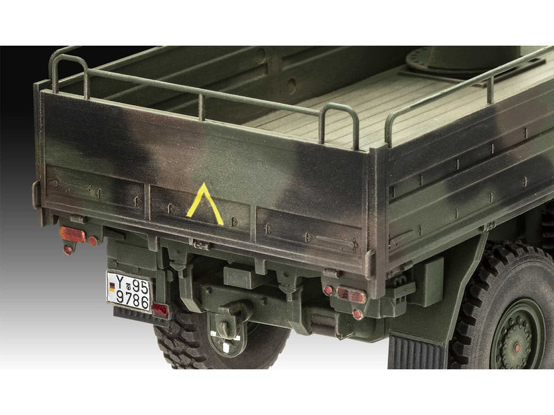 Revell MAN 10t milgl 8x8 Truck (1:35)