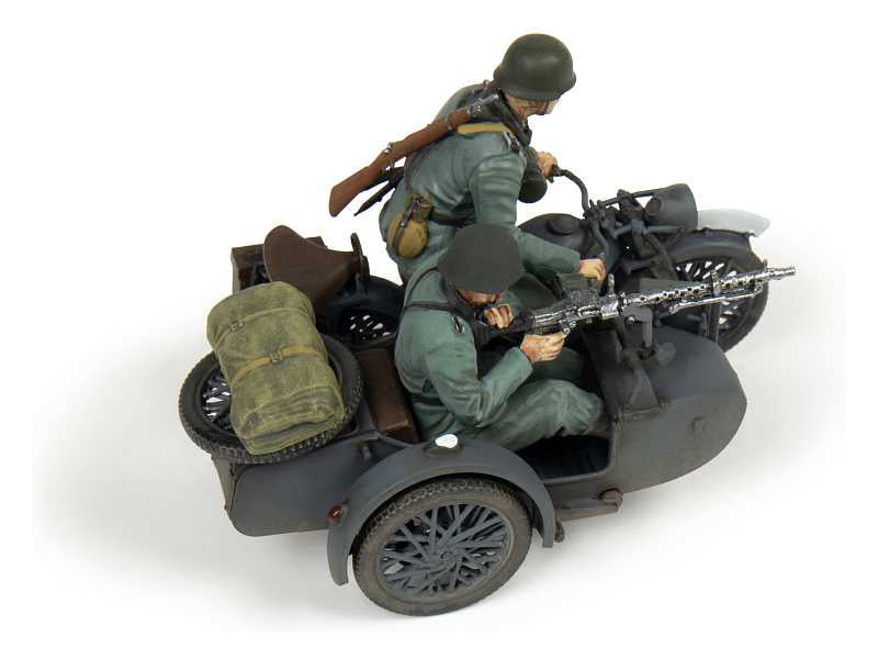 Zvezda Zuendapp K800 Motorcycle w/sidecar (1:35)