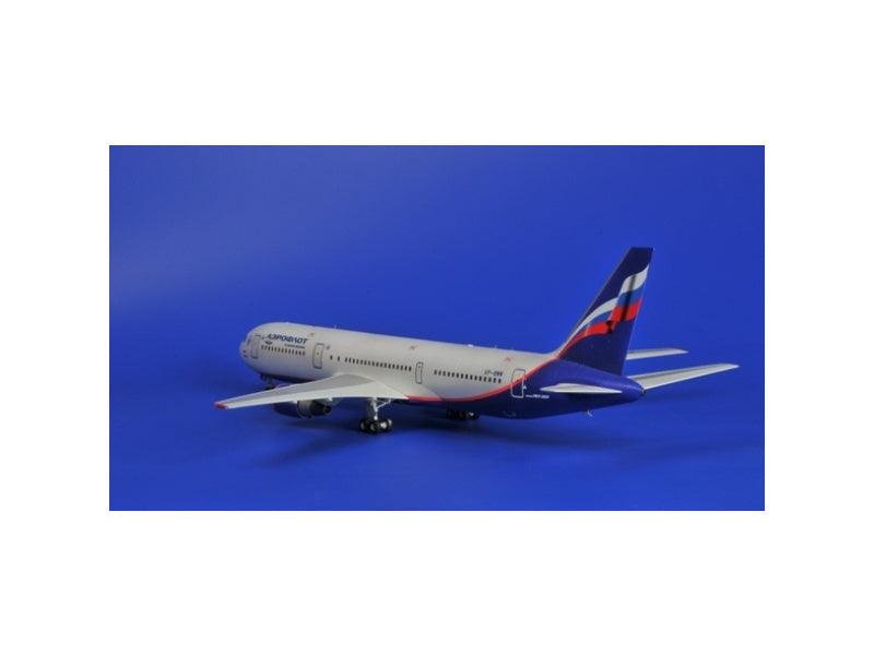 Zvezda Boeing 767-300 (1:144)