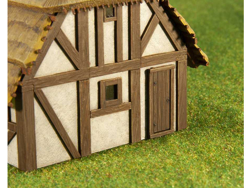 Zvezda Snap Kit - doškový venkovský dům (1:72)