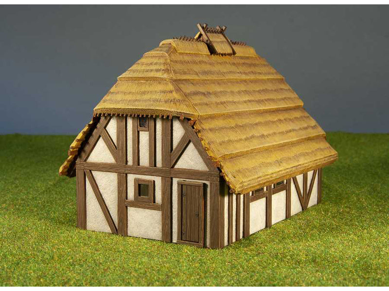 Zvezda Snap Kit - doškový venkovský dům (1:72)