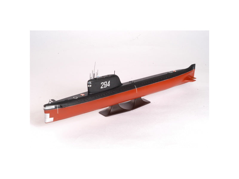 Zvezda K-19 Soviet Nuclear Submarine "Hotel" Class (1:350)